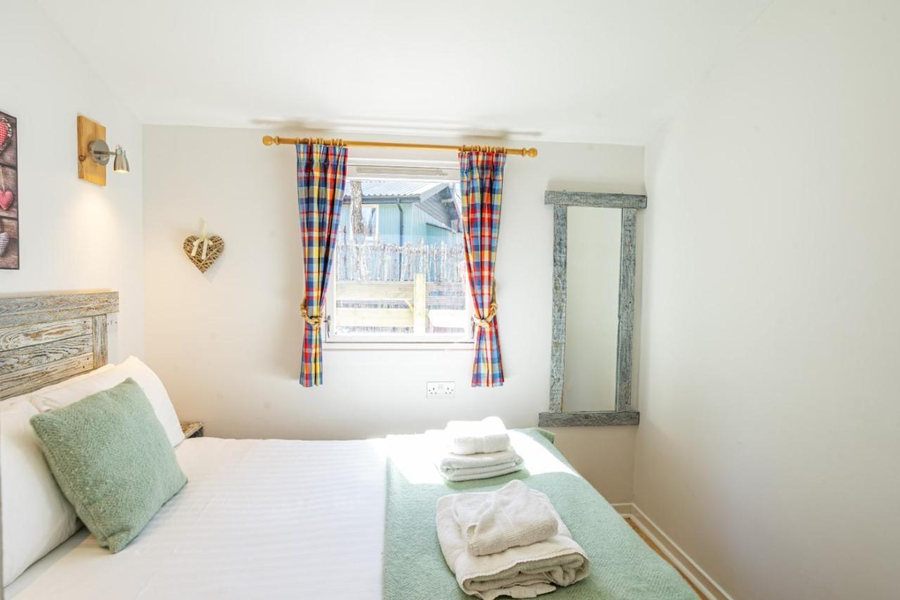 Fern Lodge 2 With Hot Tub Belladrum Extérieur photo
