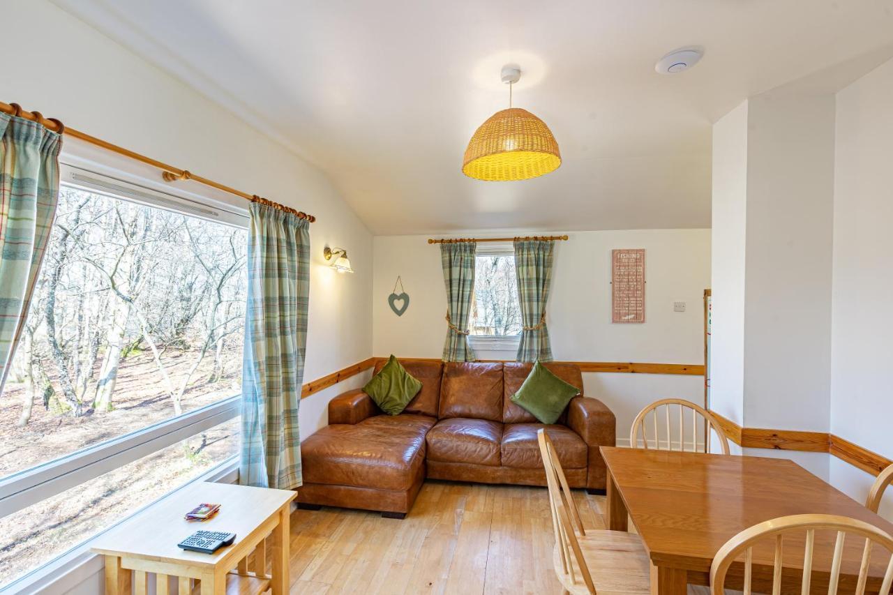 Fern Lodge 2 With Hot Tub Belladrum Extérieur photo