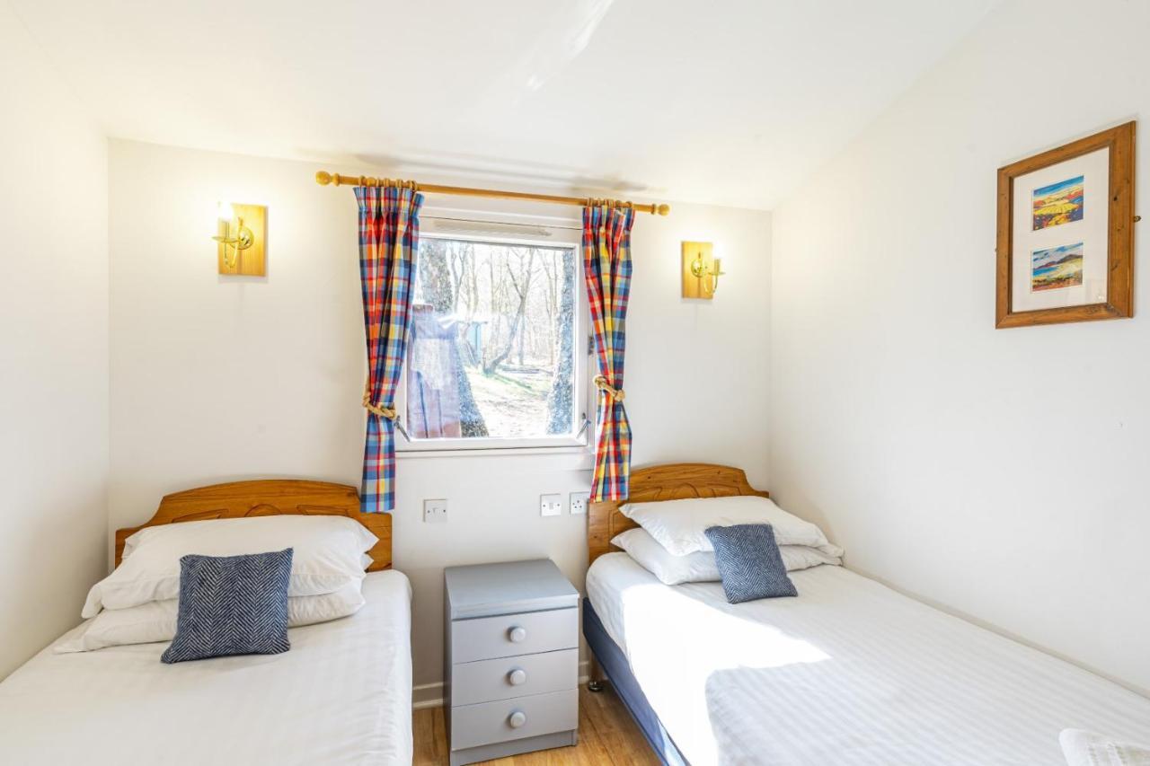 Fern Lodge 2 With Hot Tub Belladrum Extérieur photo